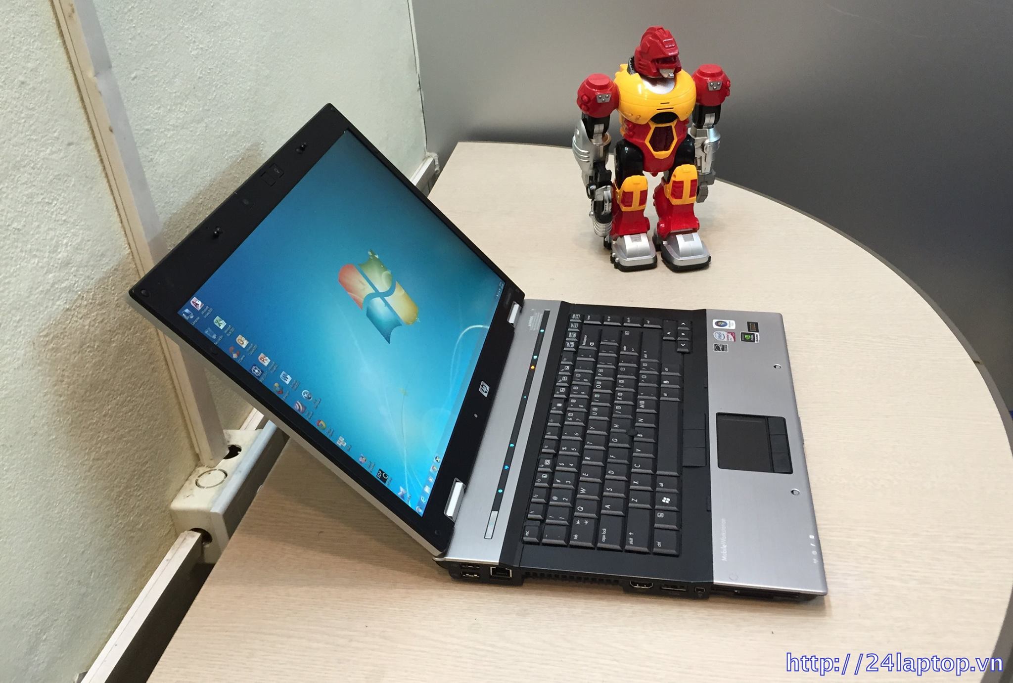 Laptop HP Elitbook Mobi WORKSTATION 8530W .jpg